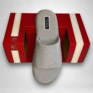 Men’s Club Room slide on slippers SIZE 6/7 SMALL GRAY -  can be unisex NEW
